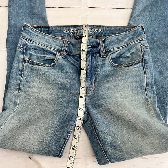 American Eagle Outfitters Super Stretch Light Wash Women's Denim Sz 2 - Picture 9 of 13